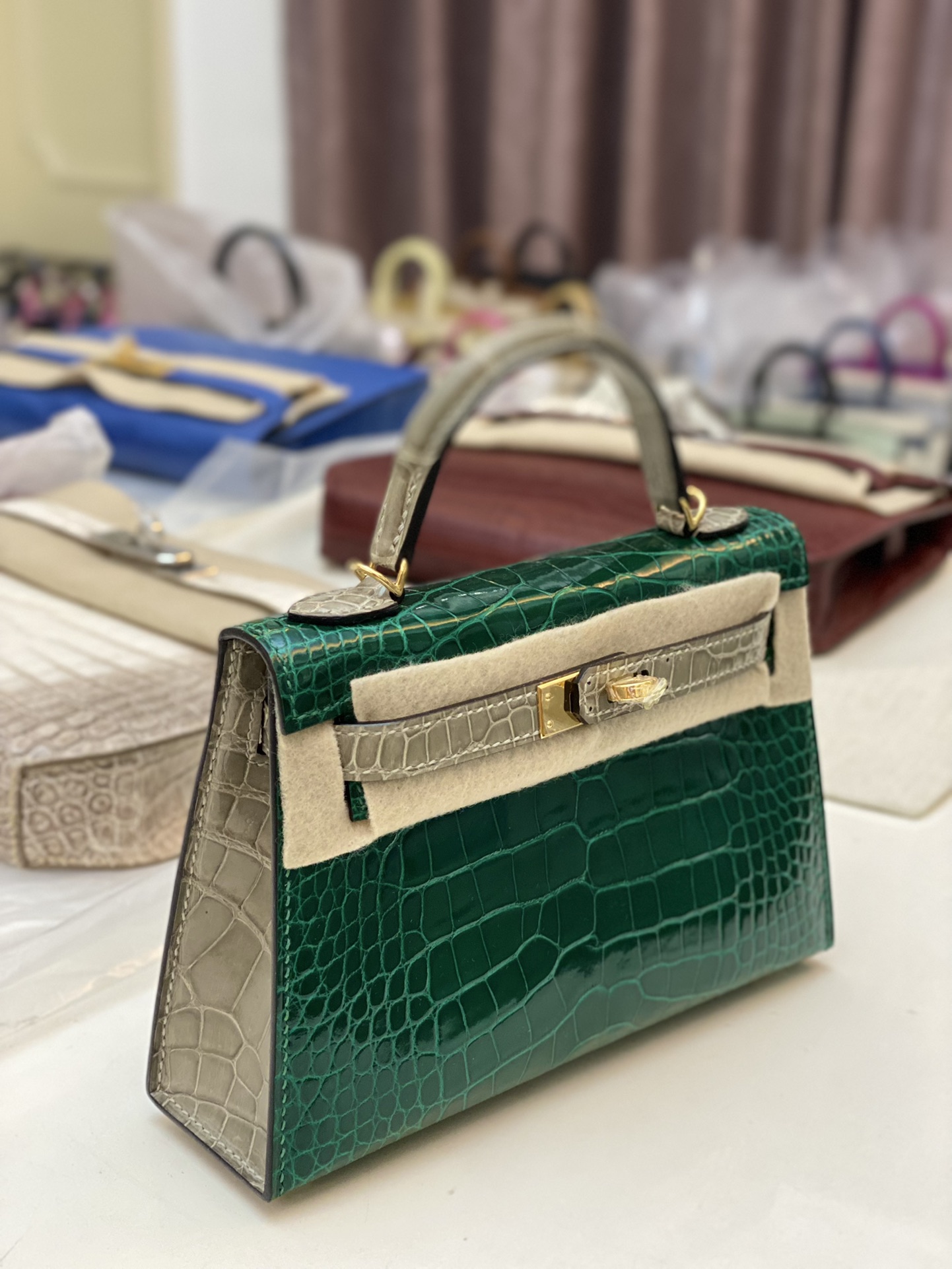 Hermes Kelly Mini II Bag 19CM In Green Grey Shiny Alligator Leather